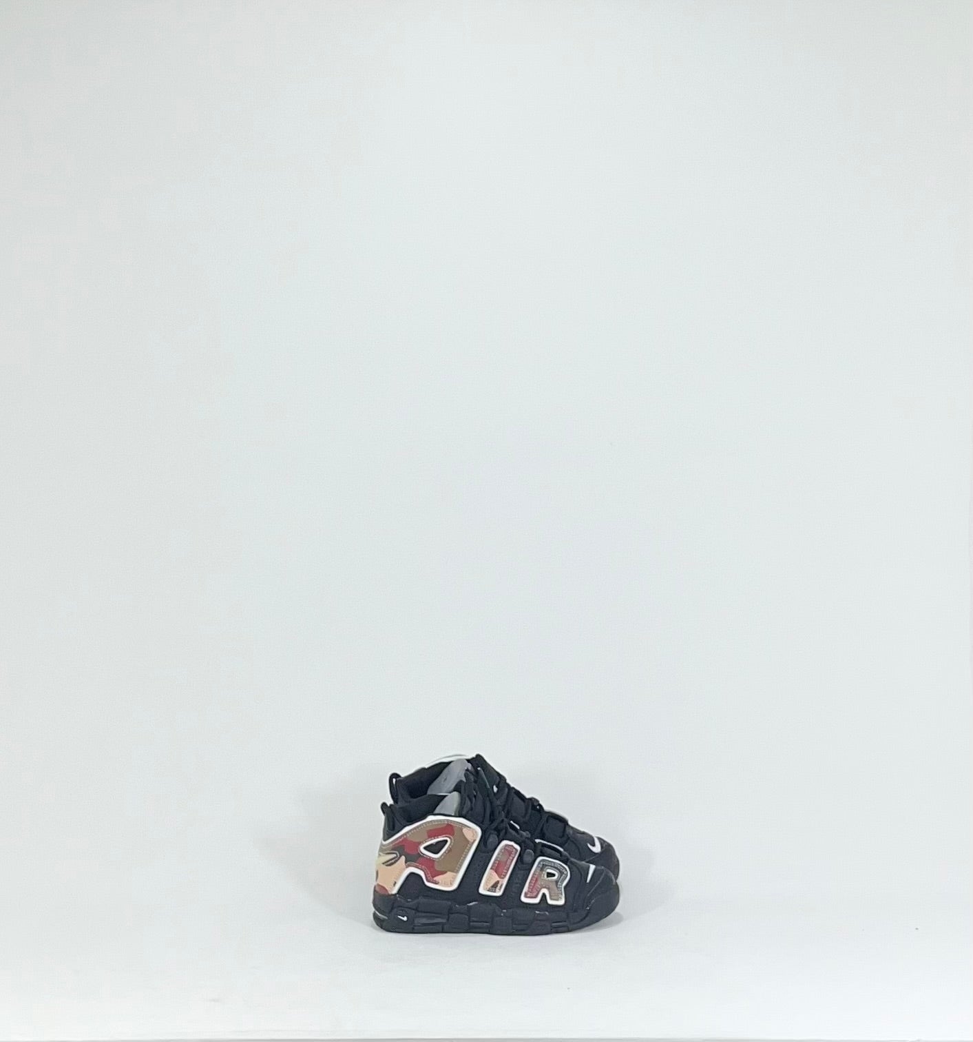 NIKE UP TEMPO