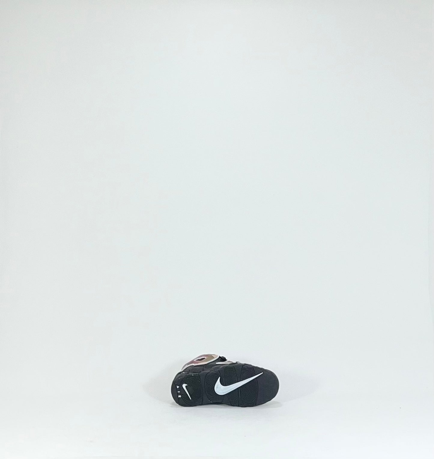 NIKE UP TEMPO