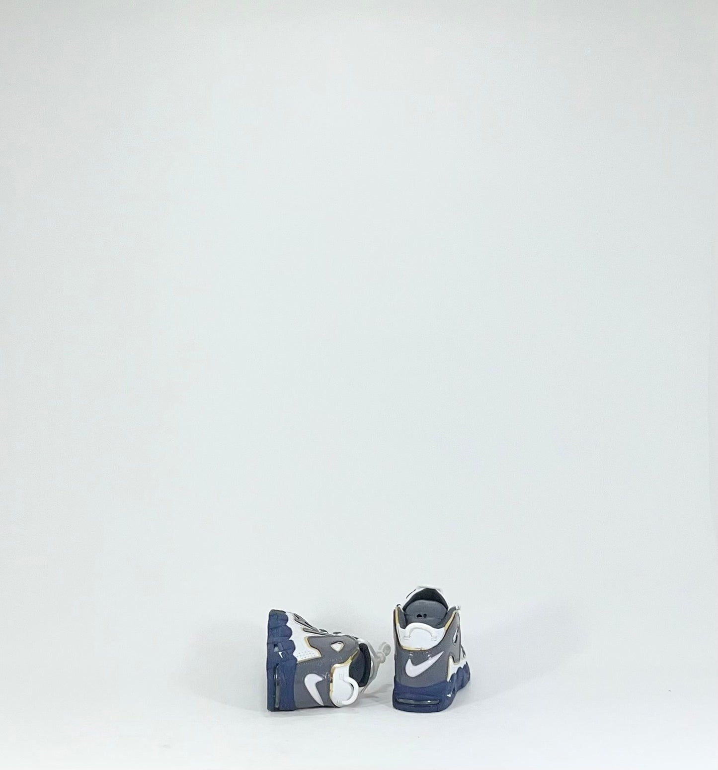 NIKE UP TEMPO