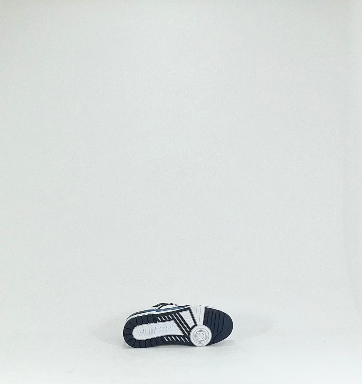 LOUIS VUITTON TRAINERS