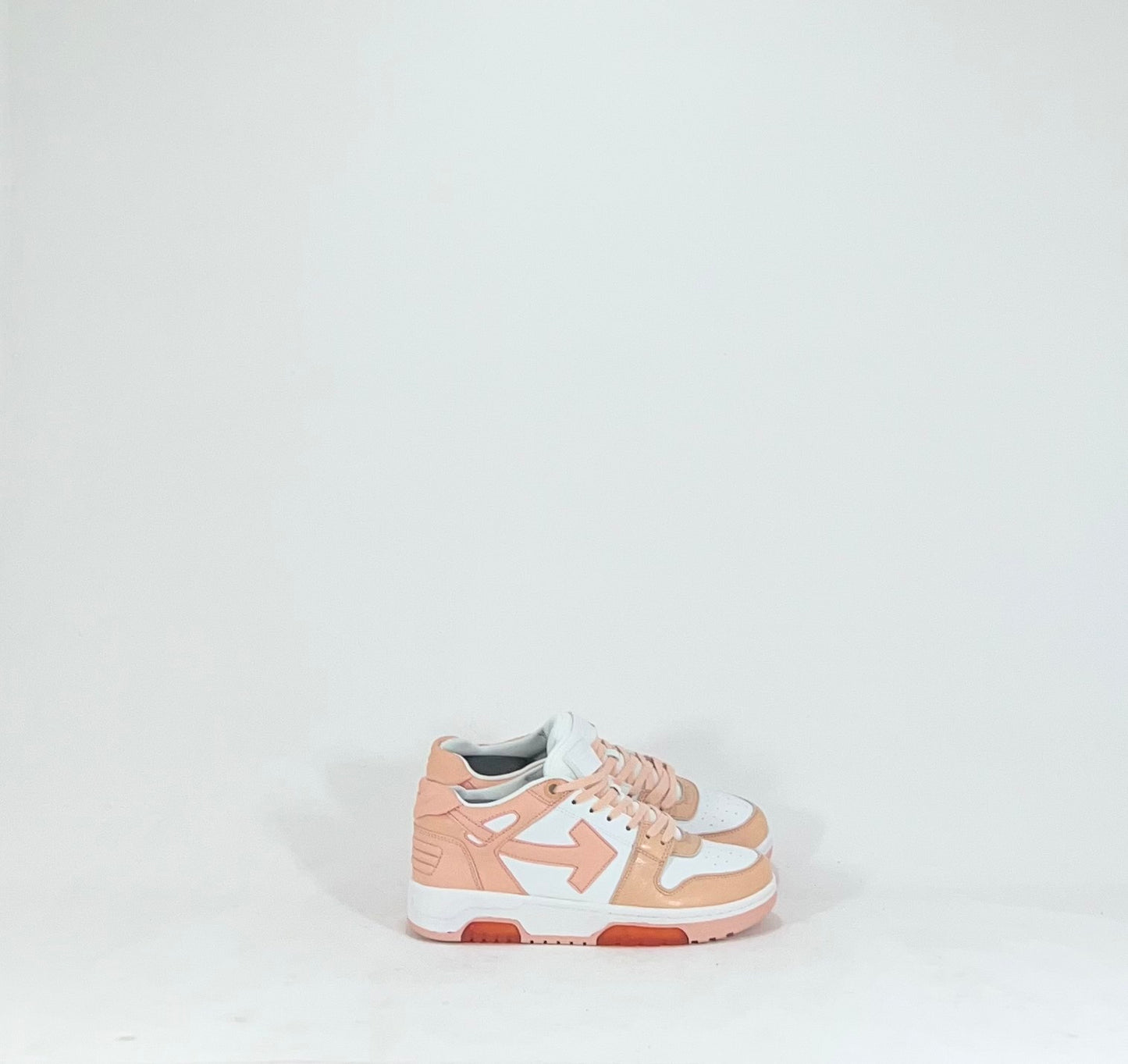 OFF WHITE