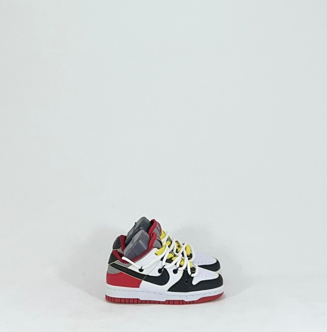 NIKE SB DUNK LOW