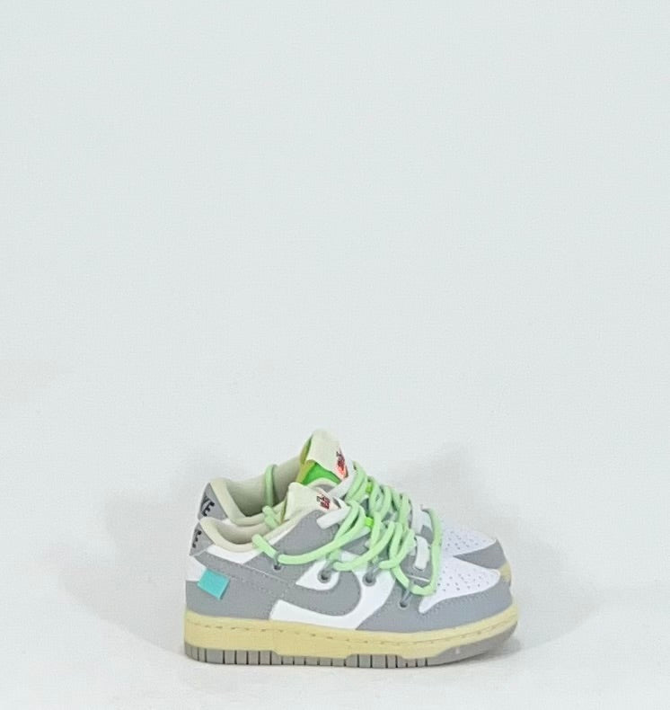 SB DUNK LOW OFF WITHE