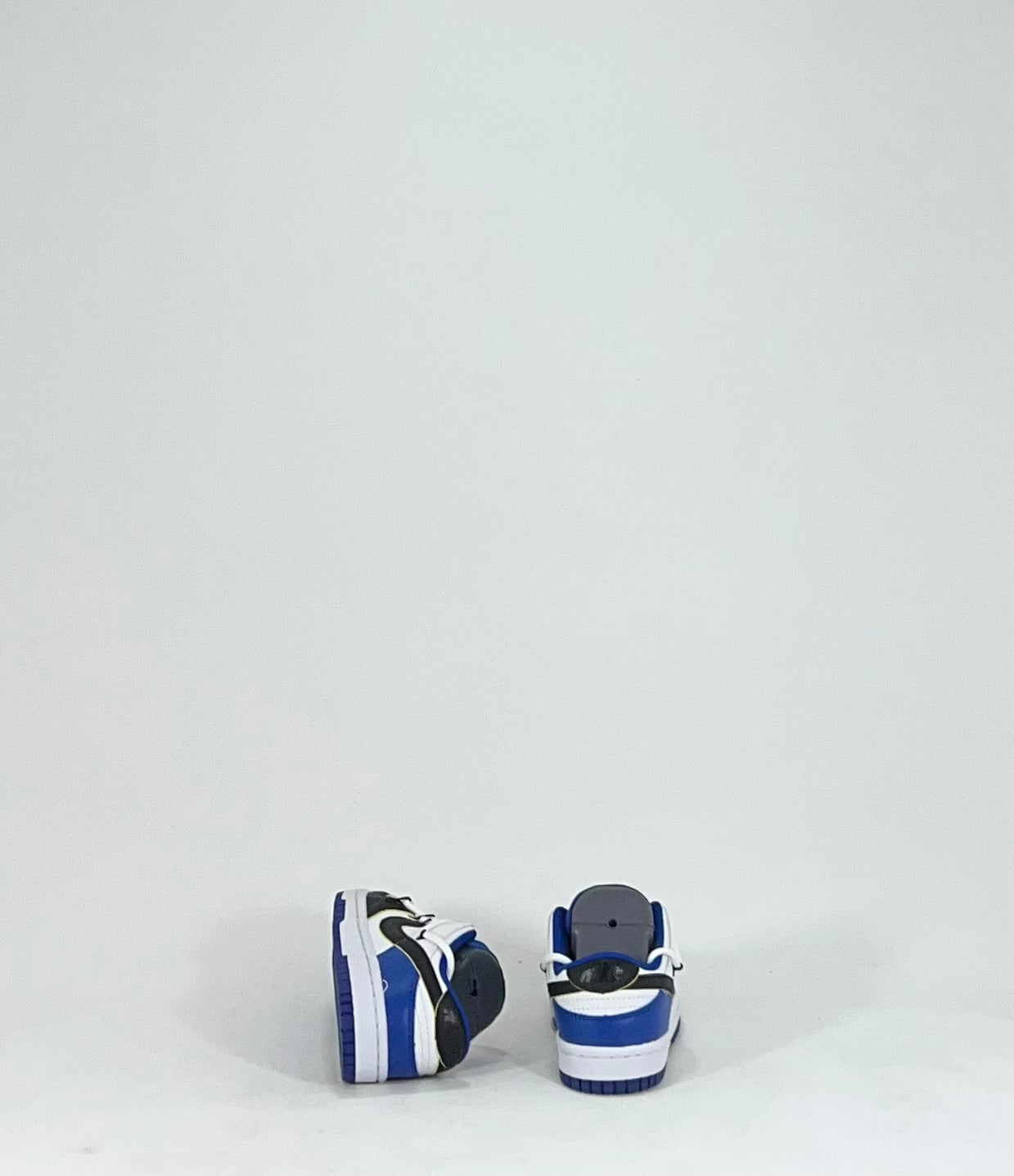 NIKE SB DUNK LOW