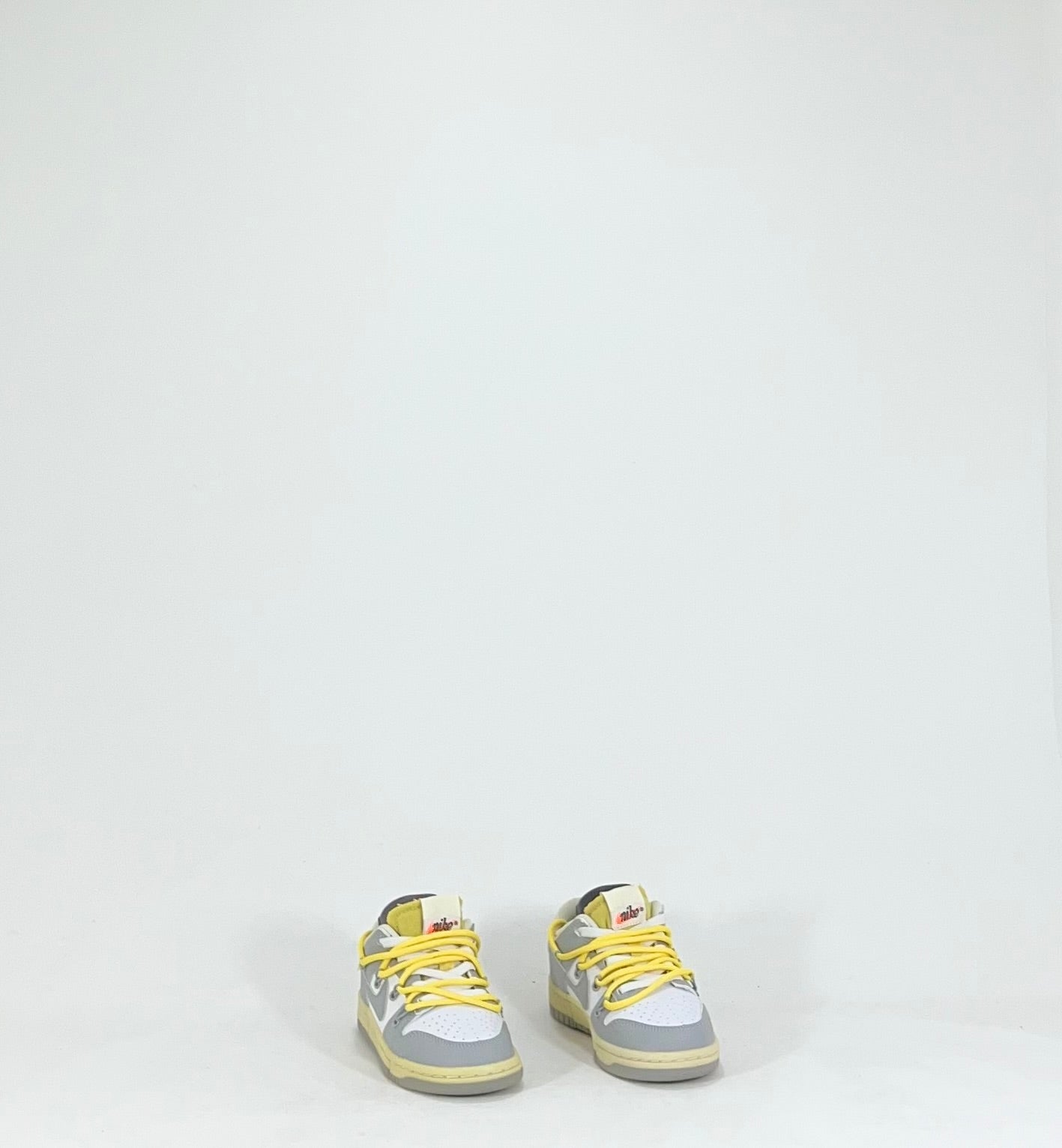 SB DUNK LOW OFF WITHE