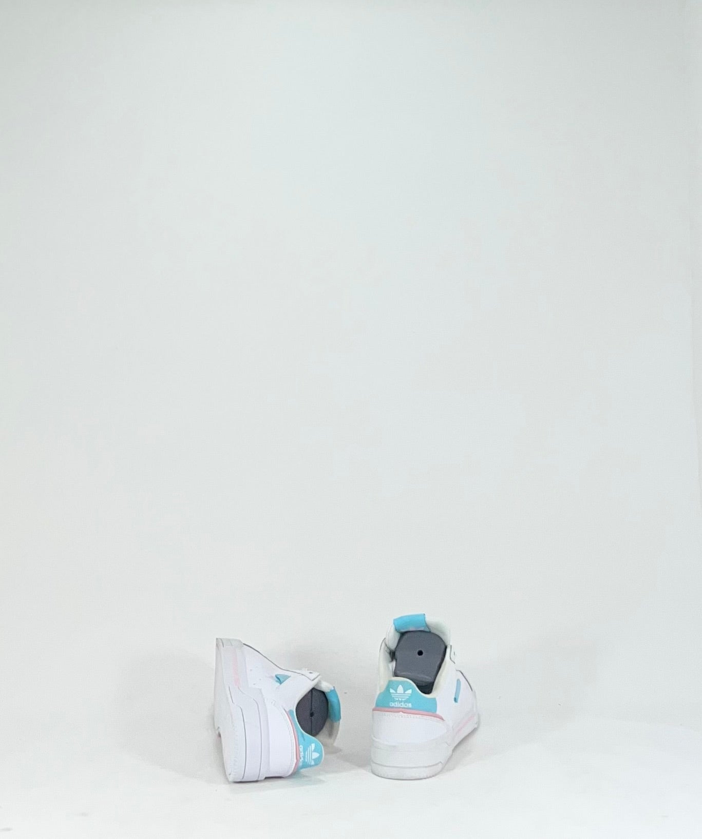 ADIDAS COURT TOURINO