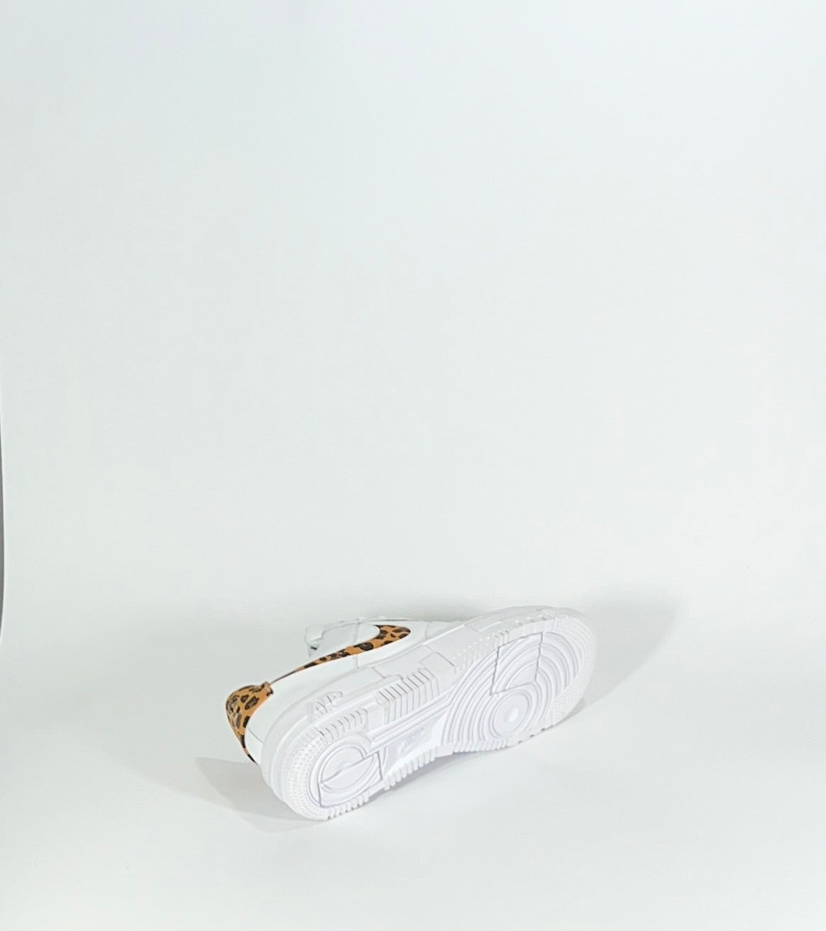 NIKE FOR ONE PIXEL