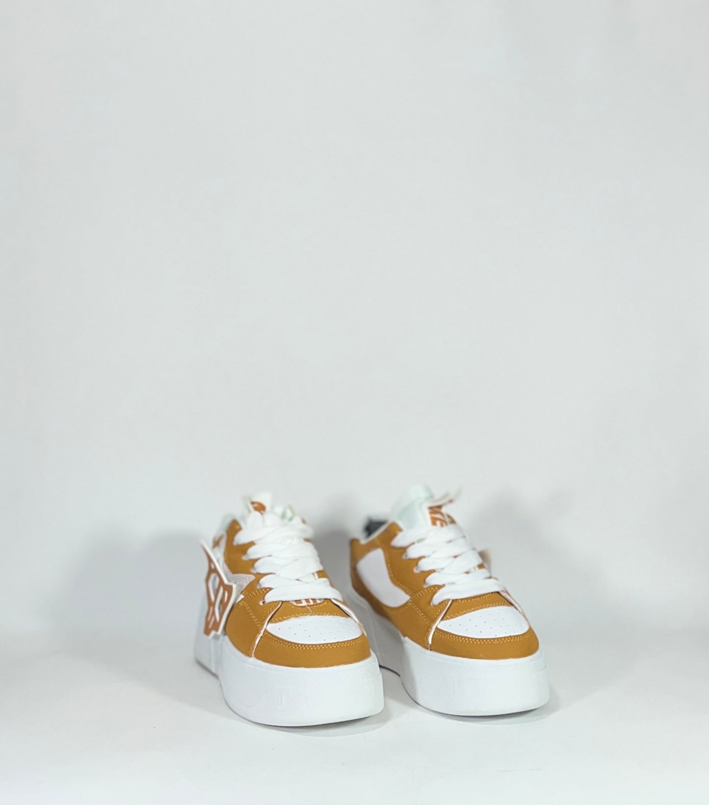 NAKED WOLFE PLATAFORMA