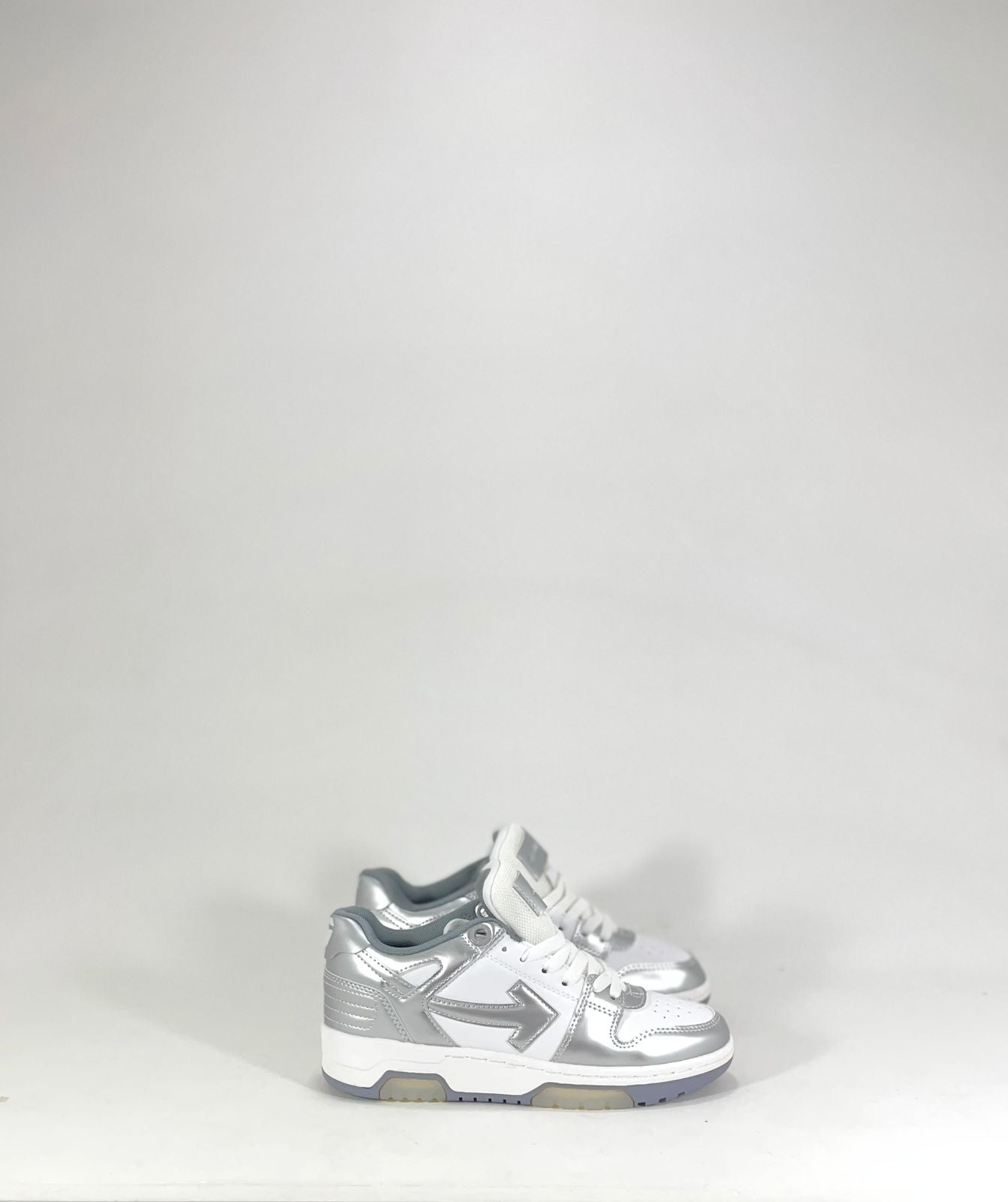 OFF WHITE