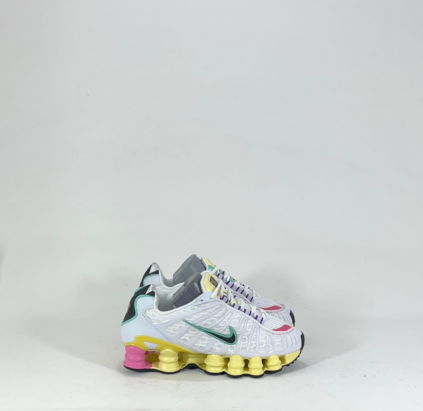 NIKE SHOX