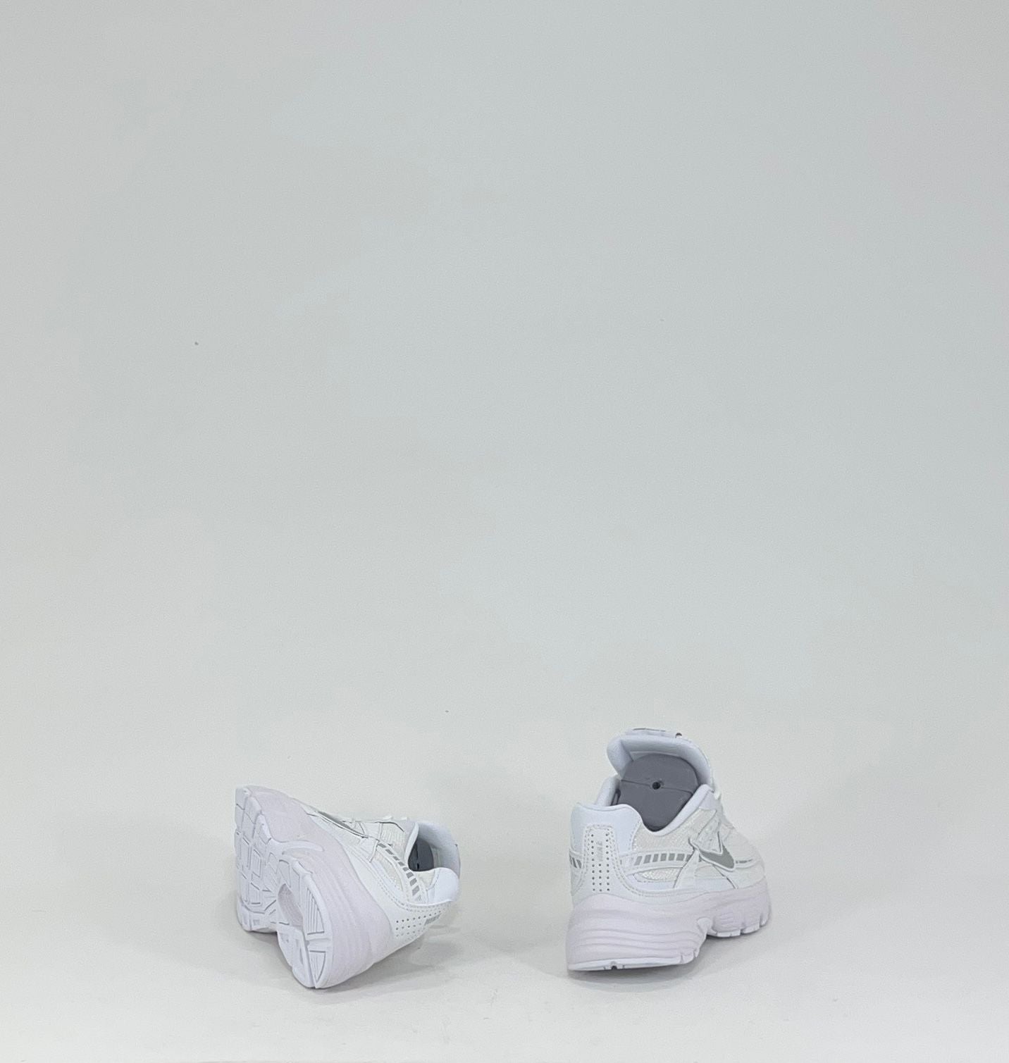 NIKE INITIATOR