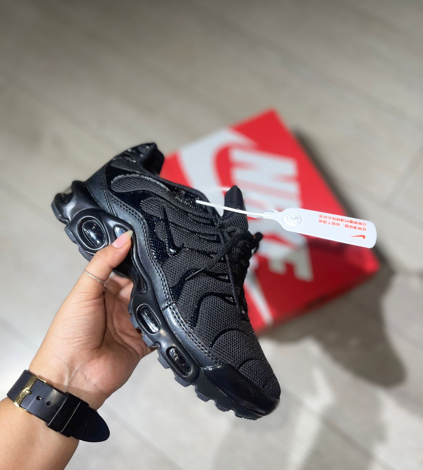 NIKE AIR MAX TN PLUS