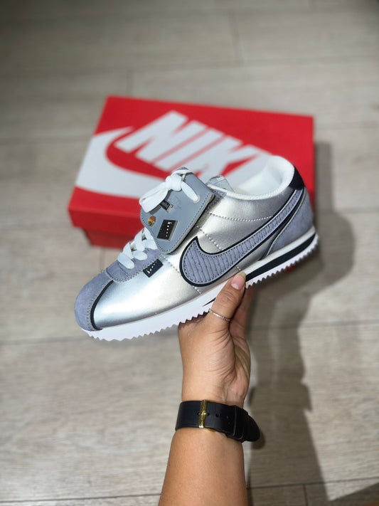 NIKE CORTEZ