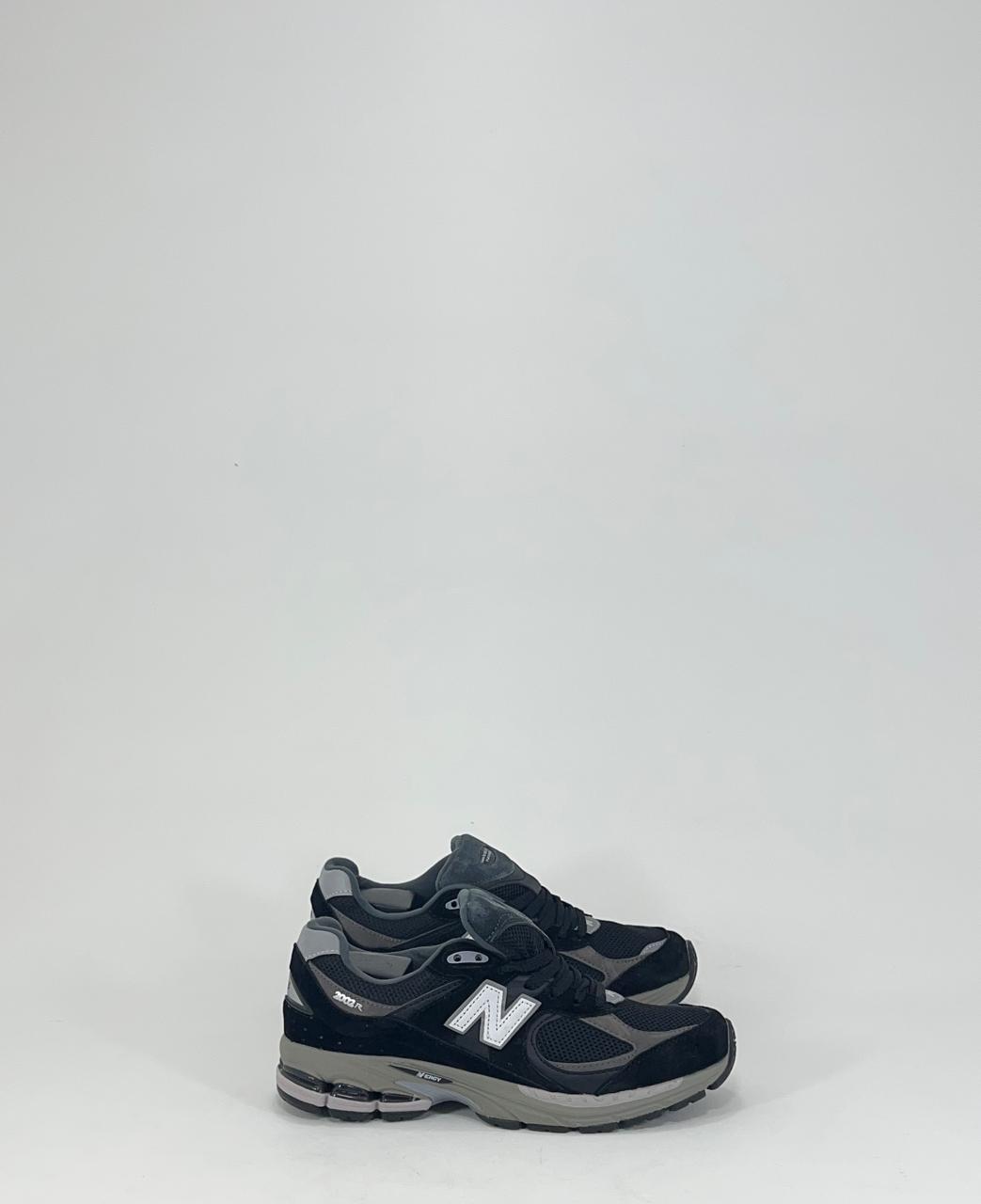 NEW BALANCE 2002 R