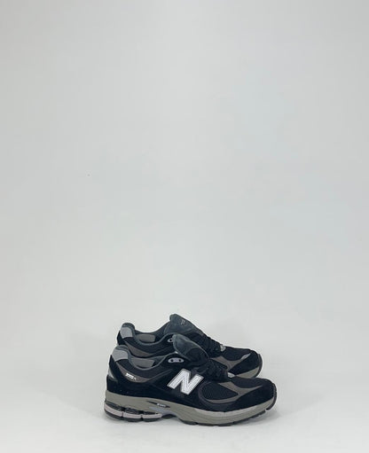 NEW BALANCE 2002 R
