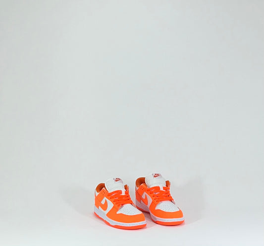 NIKE SB DUNK LOW