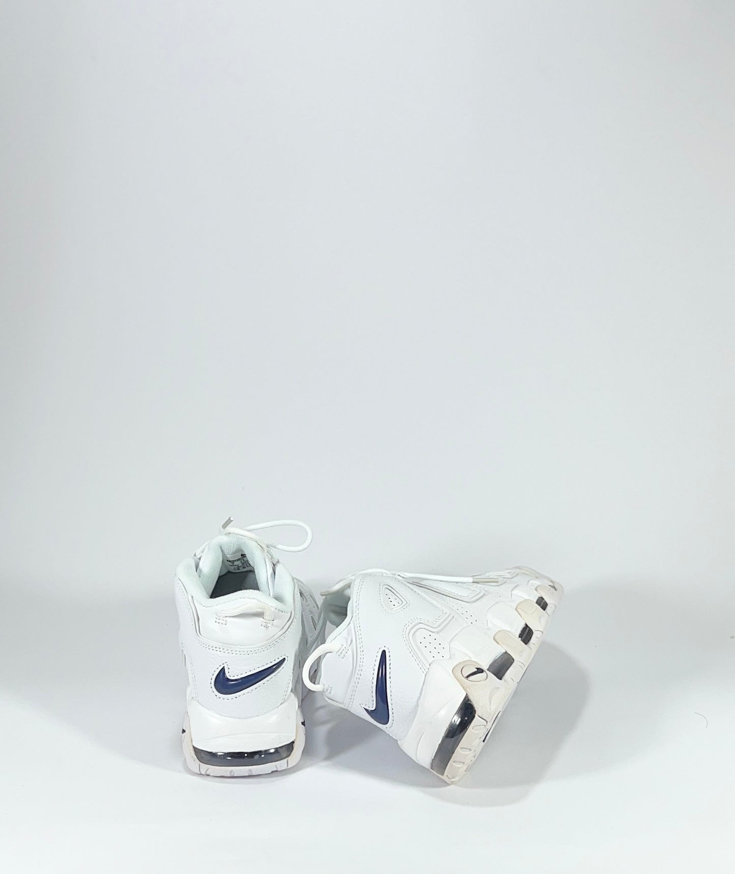 NIKE UP TEMPO