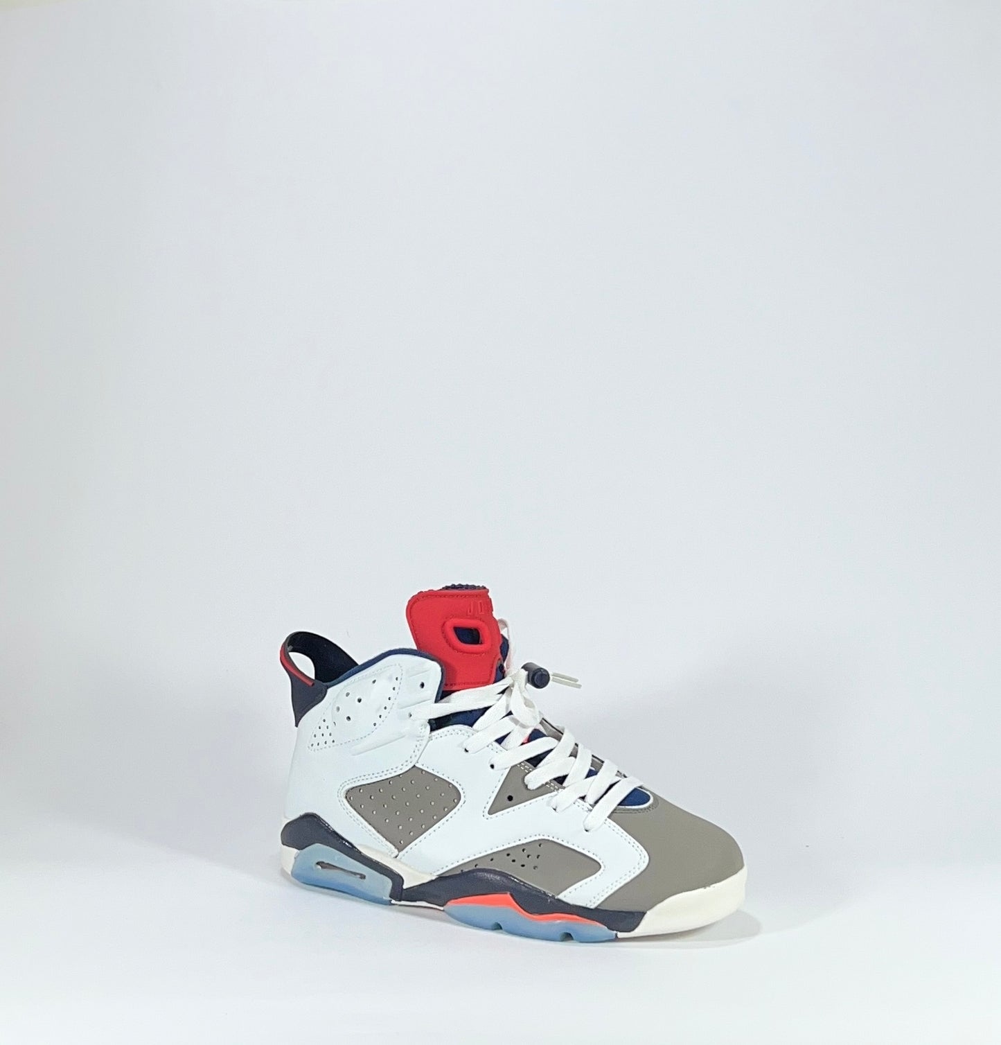 JORDAN RETRO 6