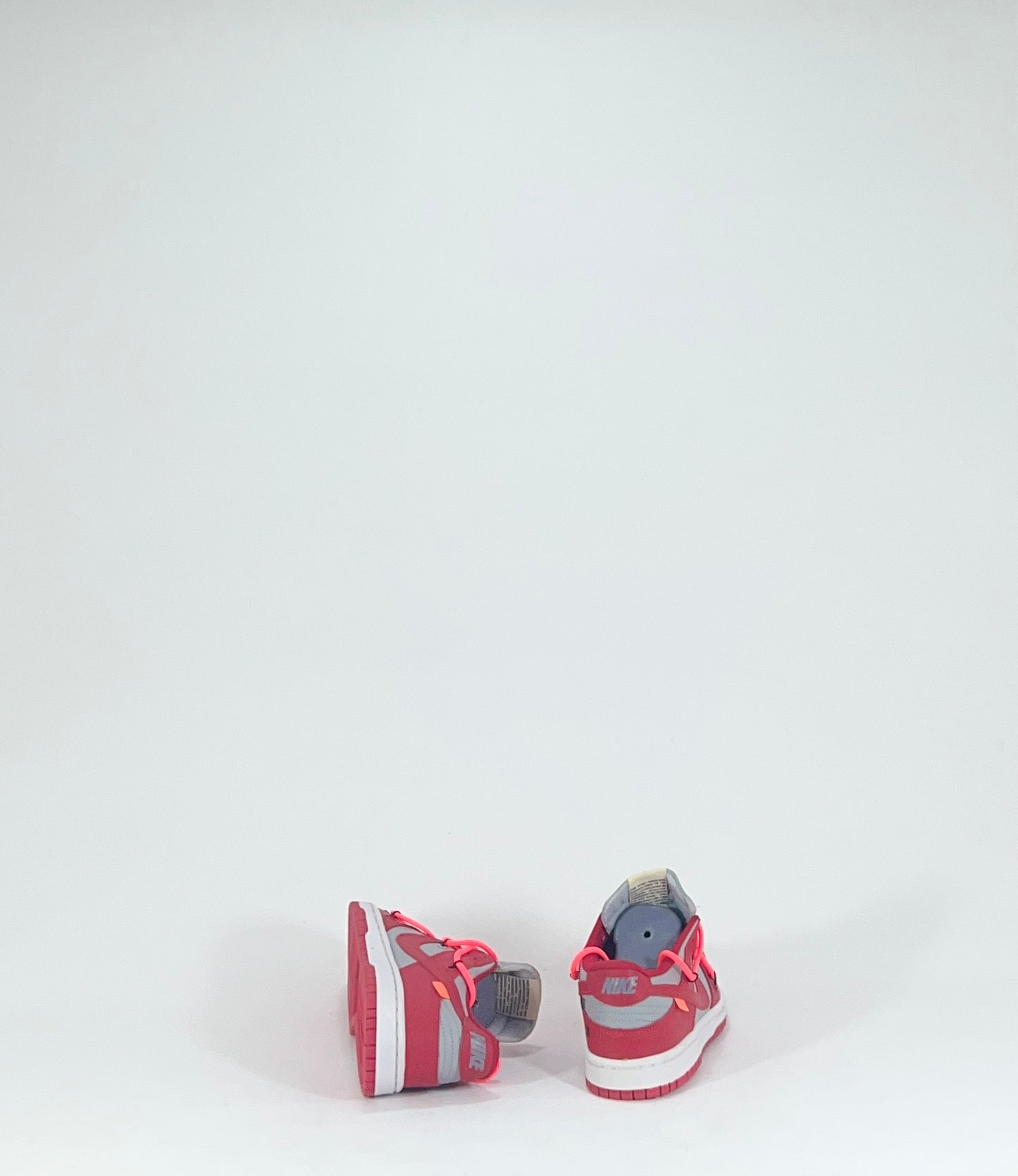NIKE SB DUNK LOW X OFF WITHE