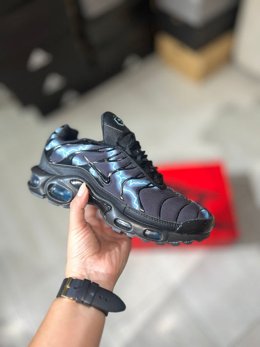 NIKE AIR MAX TN PLUS