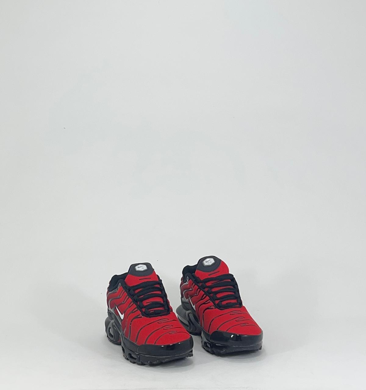 NIKE AIR MAX TN PLUS