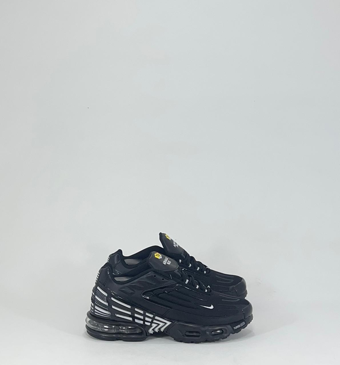 NIKE AIR MAX TN PLUS