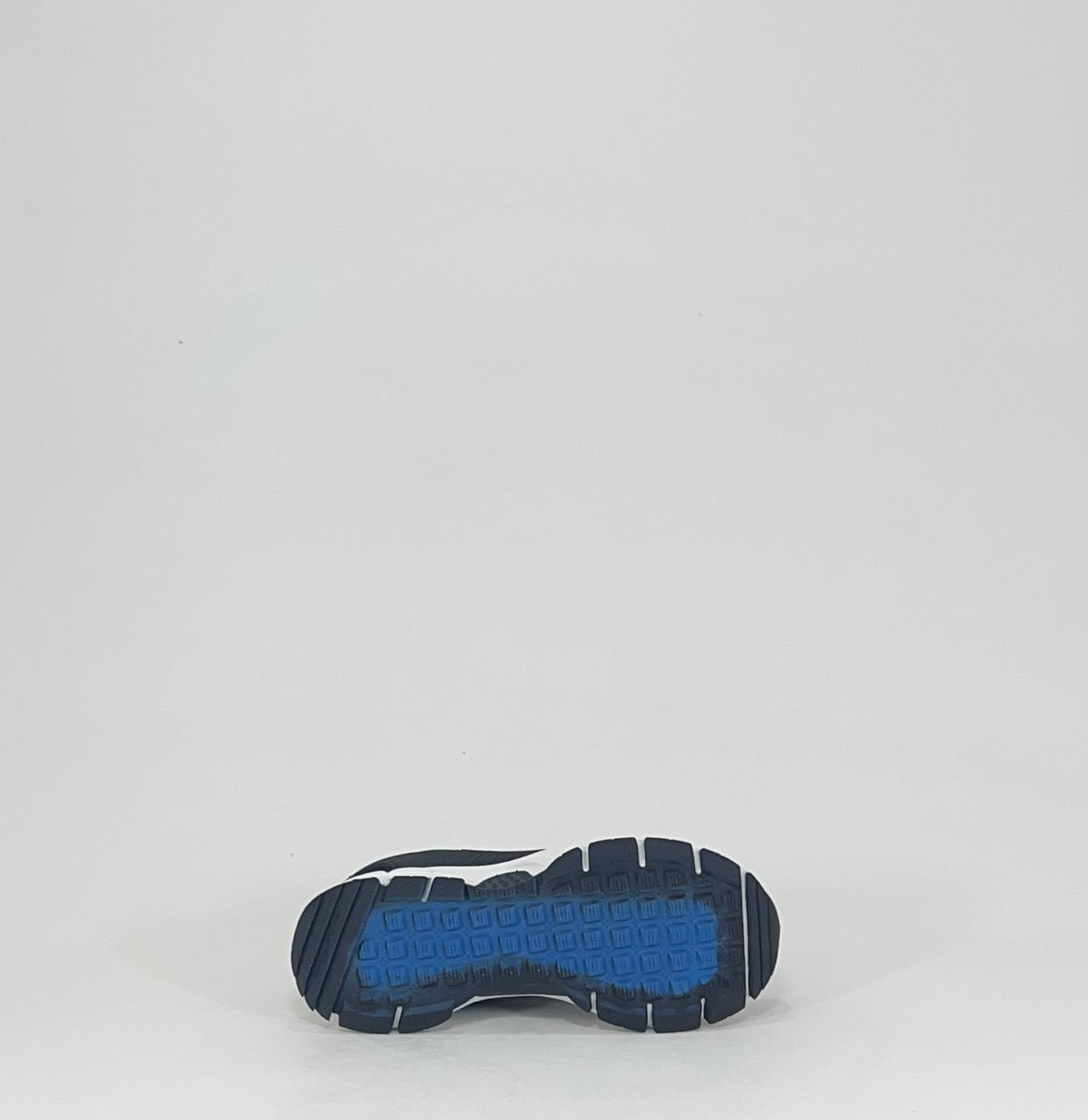 NIKE ZOOM VOMERO ROAM