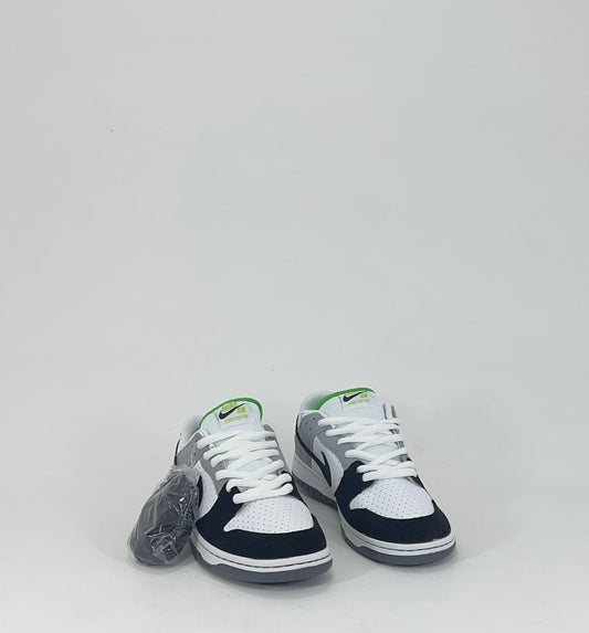 NIKE SB DUNK LOW