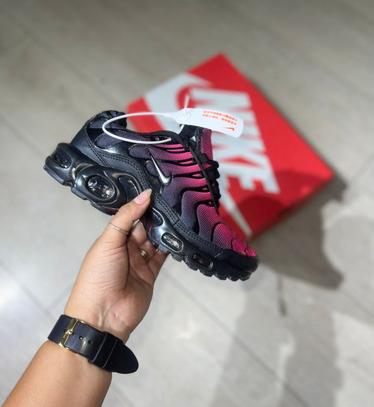 NIKE AIR MAX TN PLUS