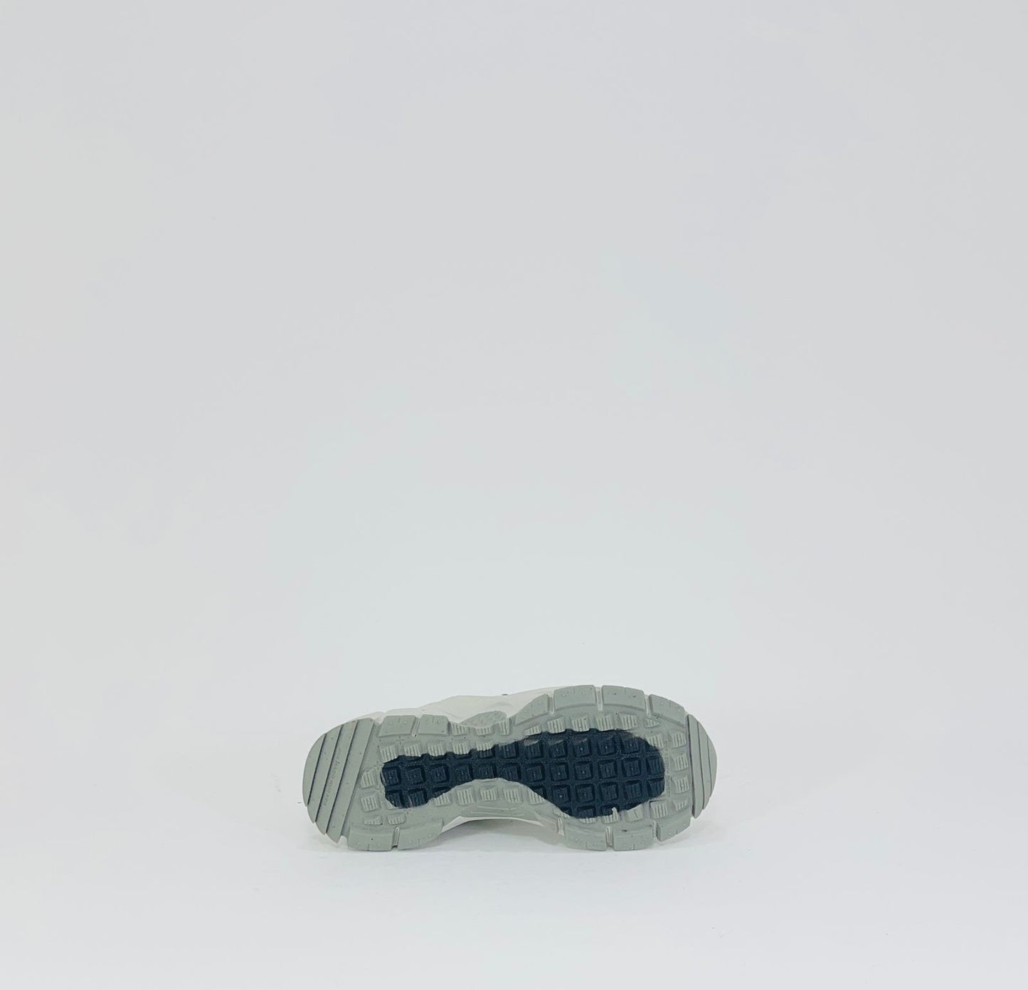 NIKE ZOOM VOMERO ROAM