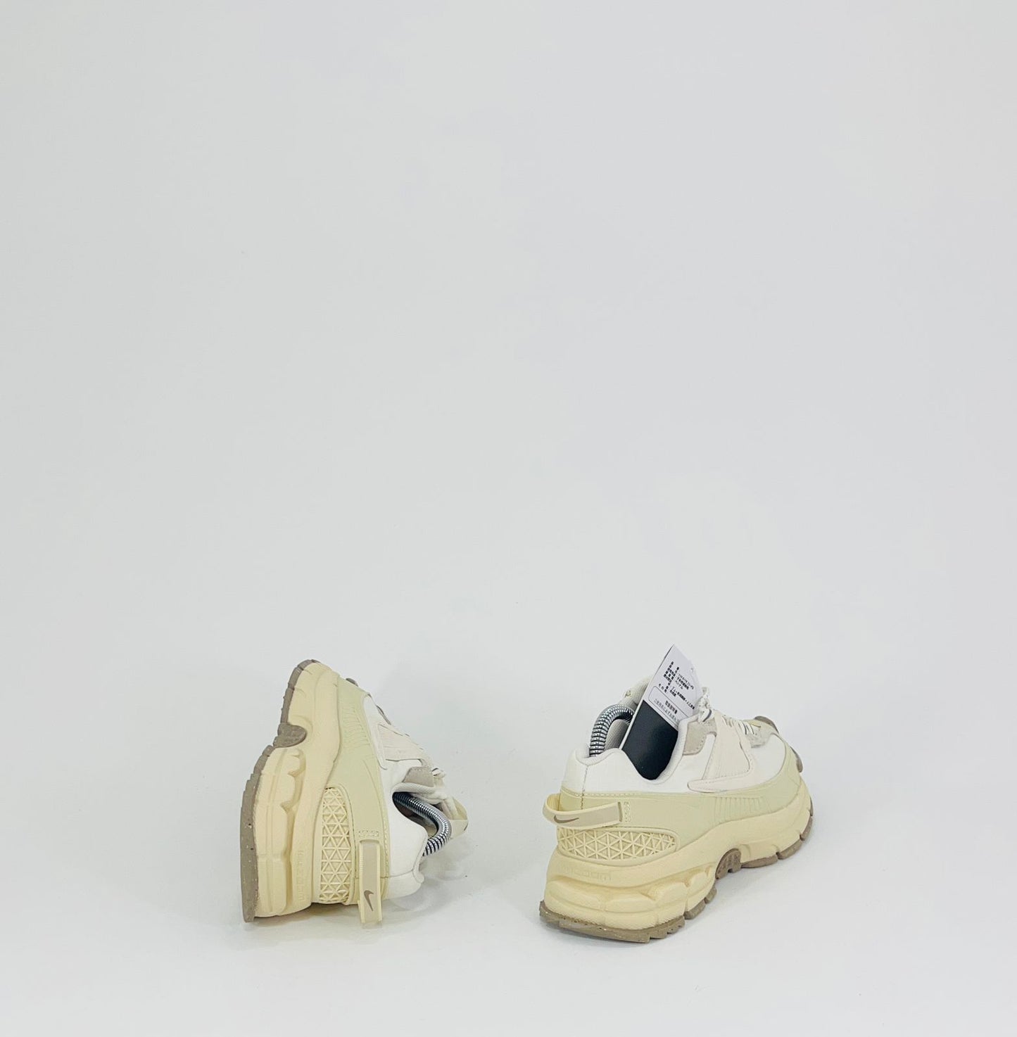 NIKE ZOOM VOMERO ROAM