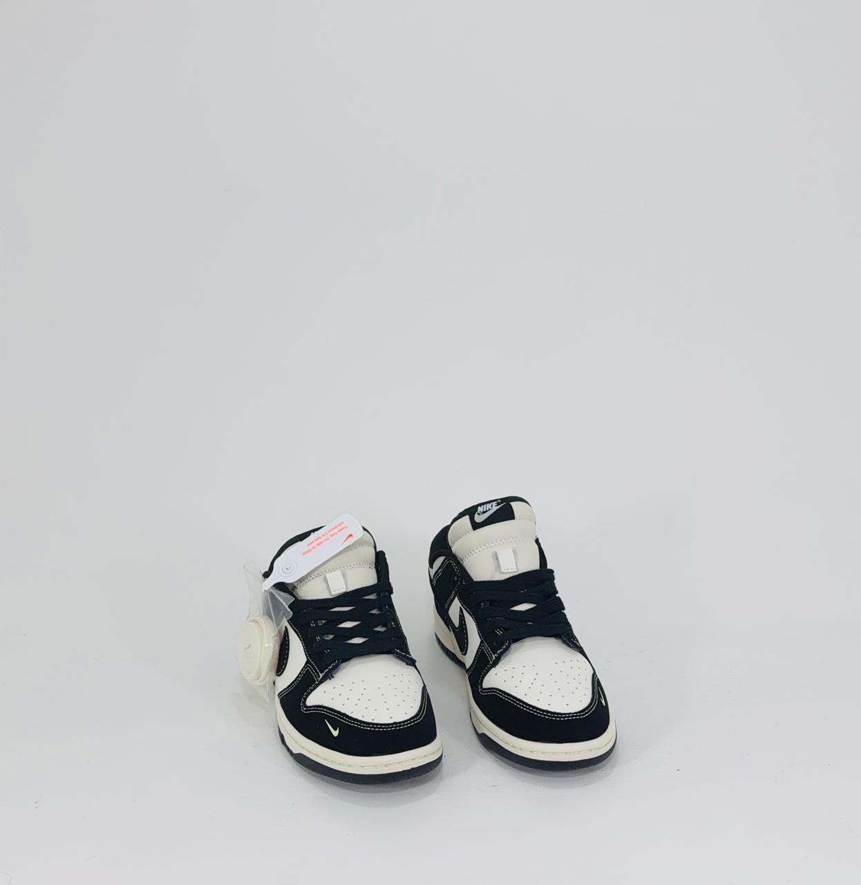 NIKE SB DUNK LOW CARHARTT